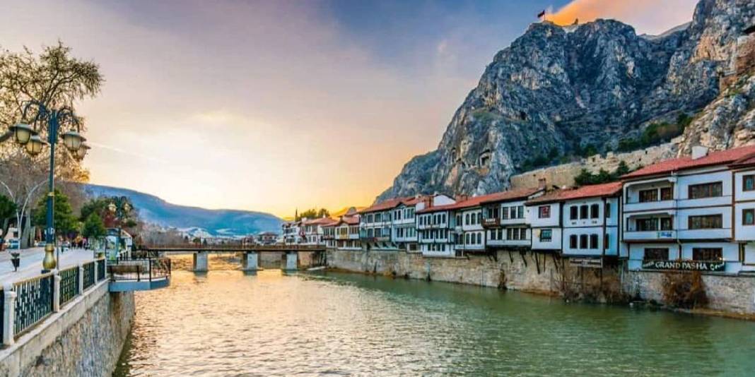 Doğanın zamana meydan okuduğu adres! Travertenlerin içindeki doğal oluşum: Yerli yabancı herkes akın ediyor 7